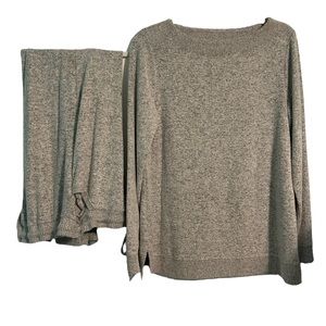 Chico’s Weekends Top Size 1 (M), Pants size 2 (L)